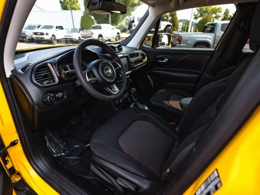 2023 Jeep Renegade Latitude Upland photo 1