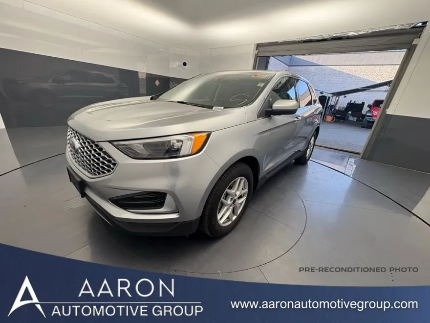 2024 Ford Edge SEL photo 1