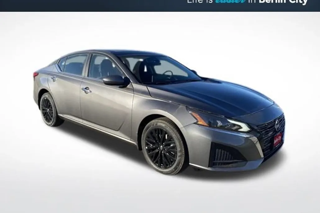 2025 Nissan Altima 2.5 SV photo 1
