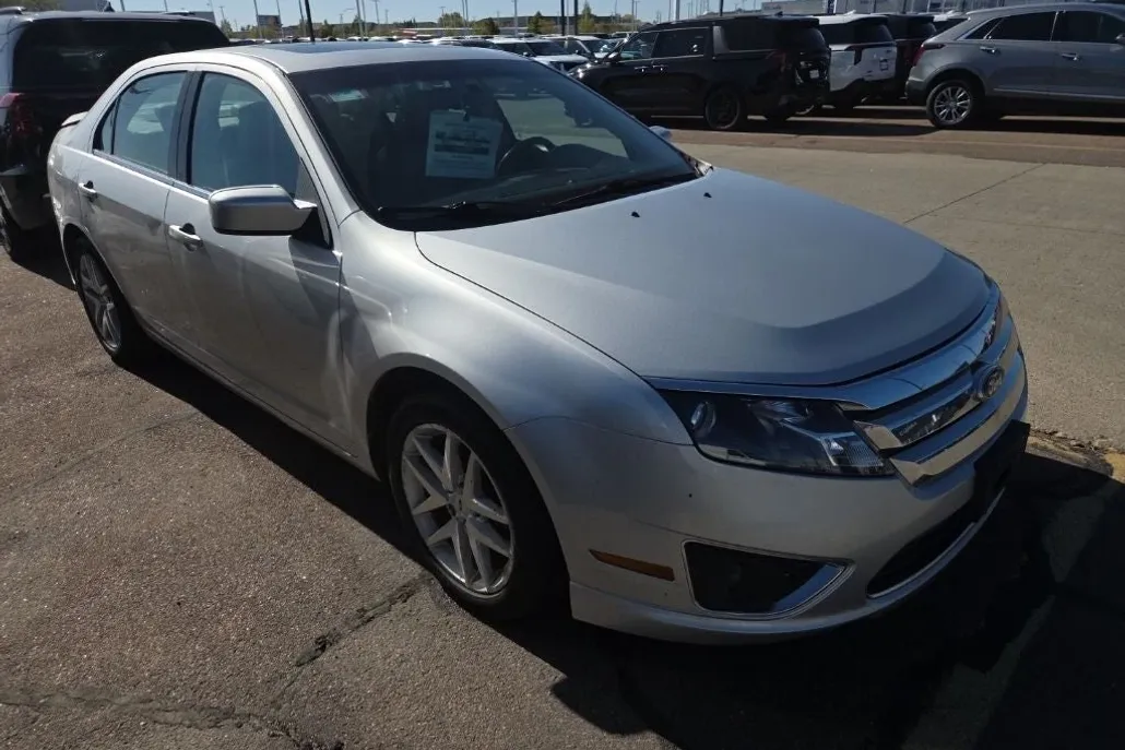 2010 Ford Fusion SEL photo 1