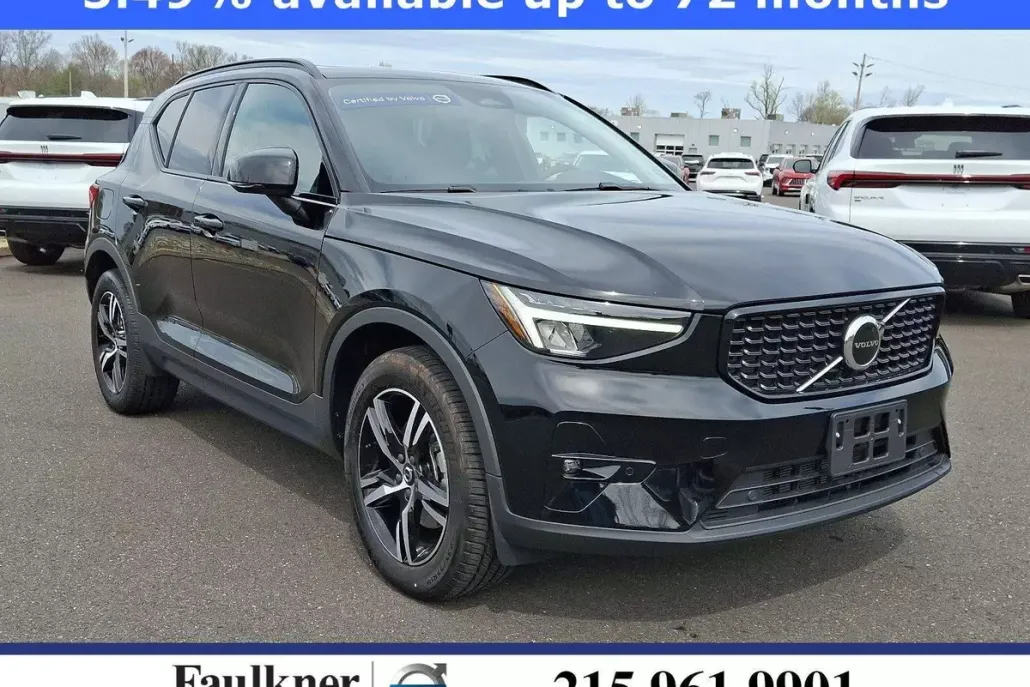 2023 Volvo XC40 AWD Plus photo 1