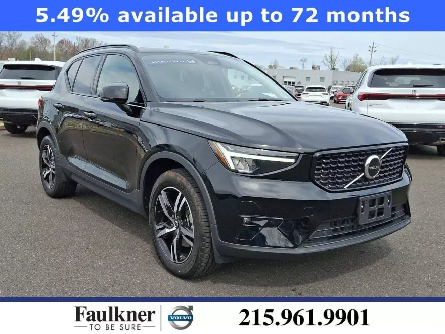 2023 Volvo XC40 AWD Plus photo 1