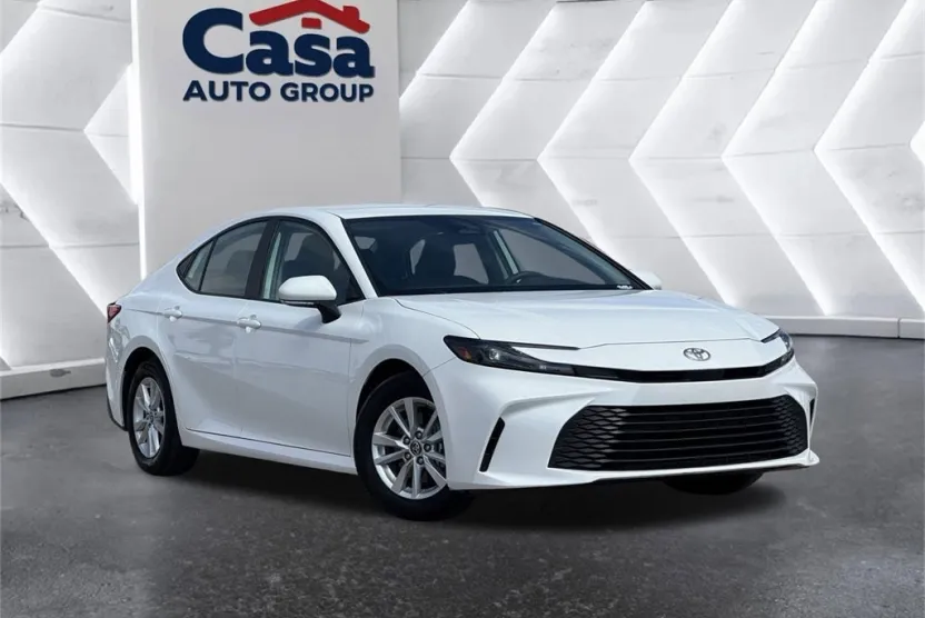 2025 Toyota Camry LE photo 1