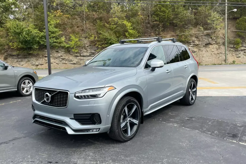 2019 Volvo XC90 T6 R-Design AWD photo 1