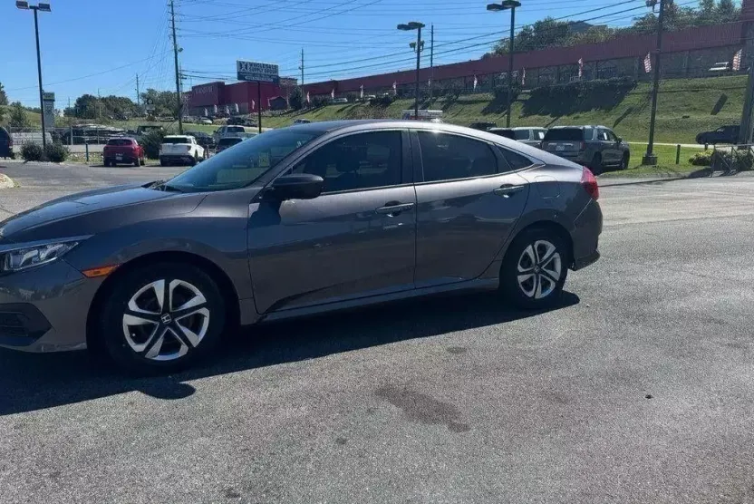 2017 Honda Civic LX photo 1
