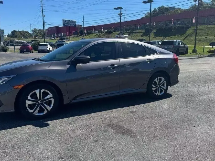 2017 Honda Civic LX photo 1