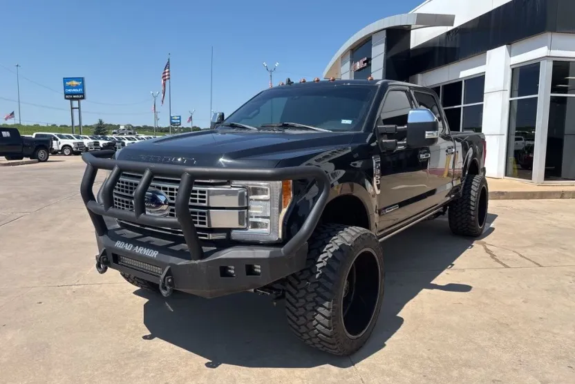 2019 Ford F-350 Platinum photo 1