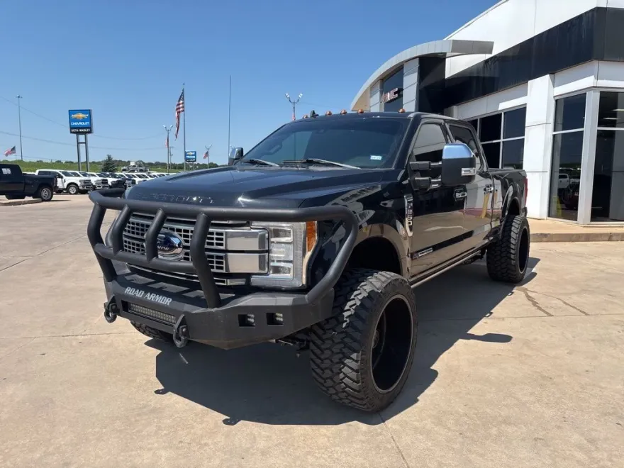 2019 Ford F-350 Platinum photo 1