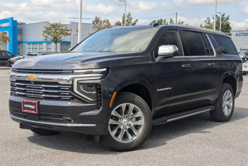2025 Chevrolet Suburban Premier photo 1
