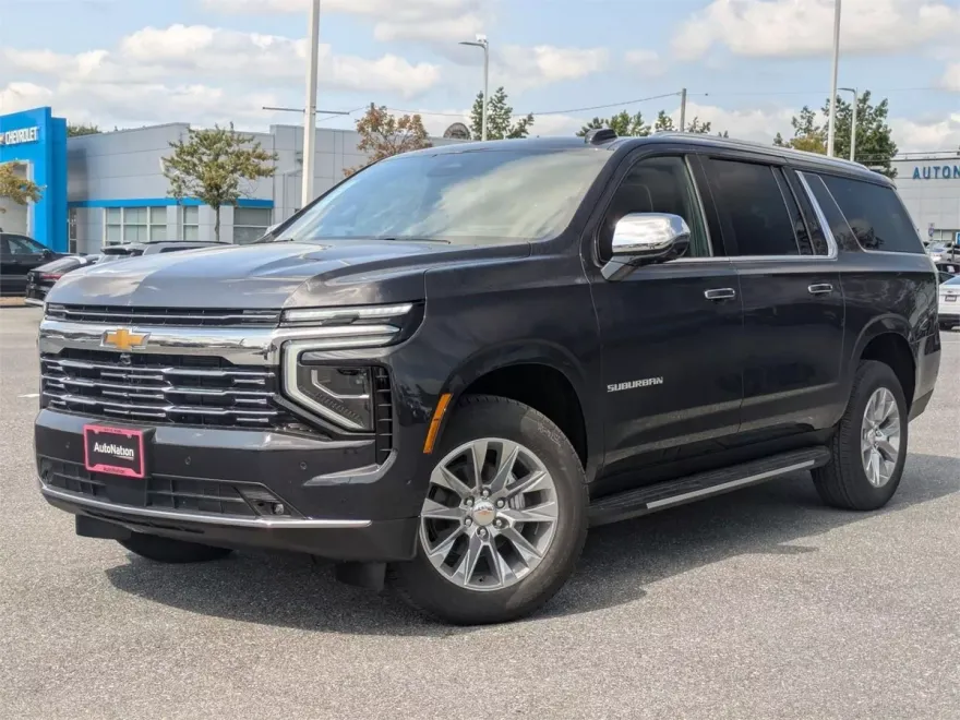 2025 Chevrolet Suburban Premier photo 1