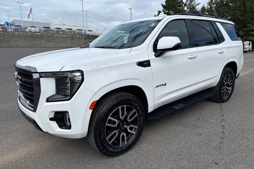 2024 Gmc Yukon AT4 photo 1