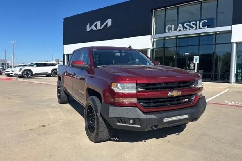 2016 Chevrolet Silverado 1500 LT photo 1
