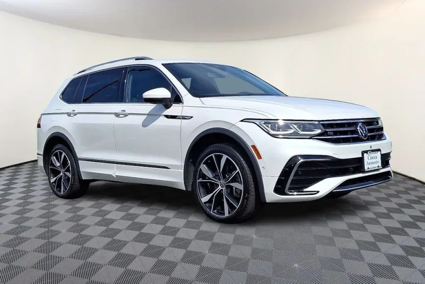 2022 Volkswagen Tiguan SEL Premium R-Line photo 1