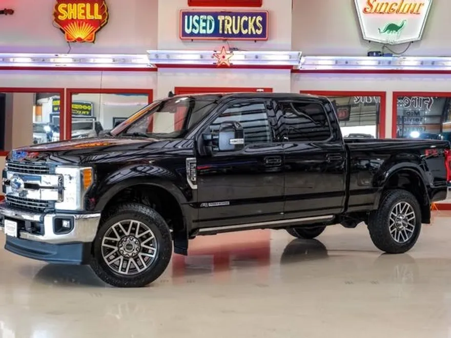 2019 Ford F-350 Lariat photo 1