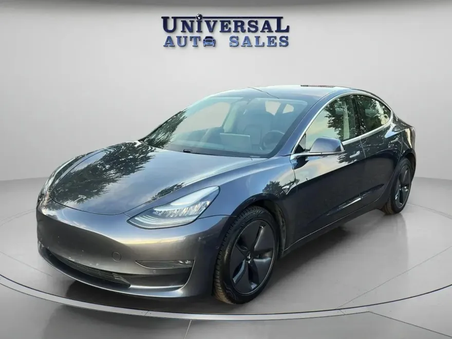 2018 Tesla Model 3 Long Range photo 1