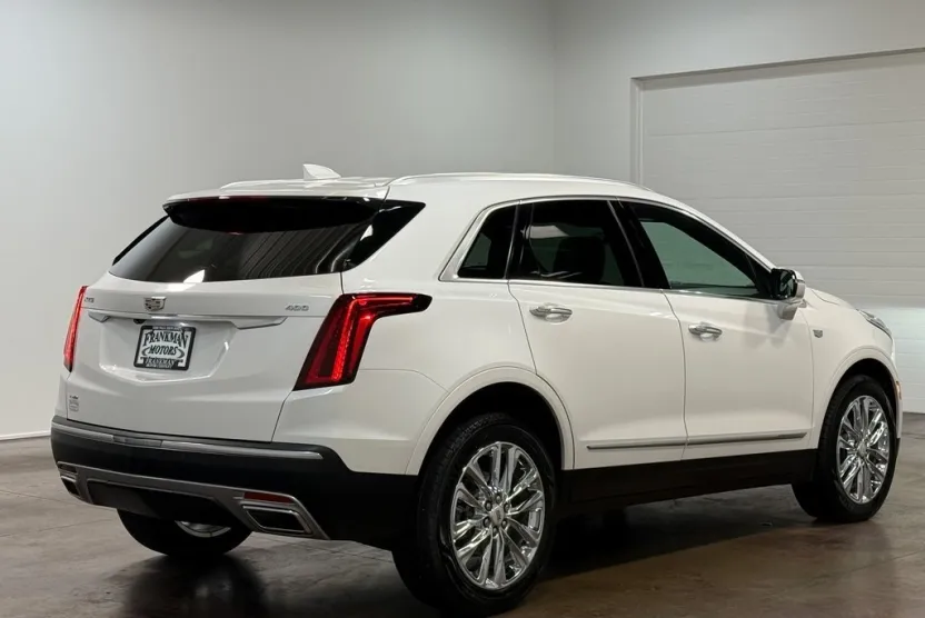 2022 Cadillac XT5 Premium Luxury photo 1