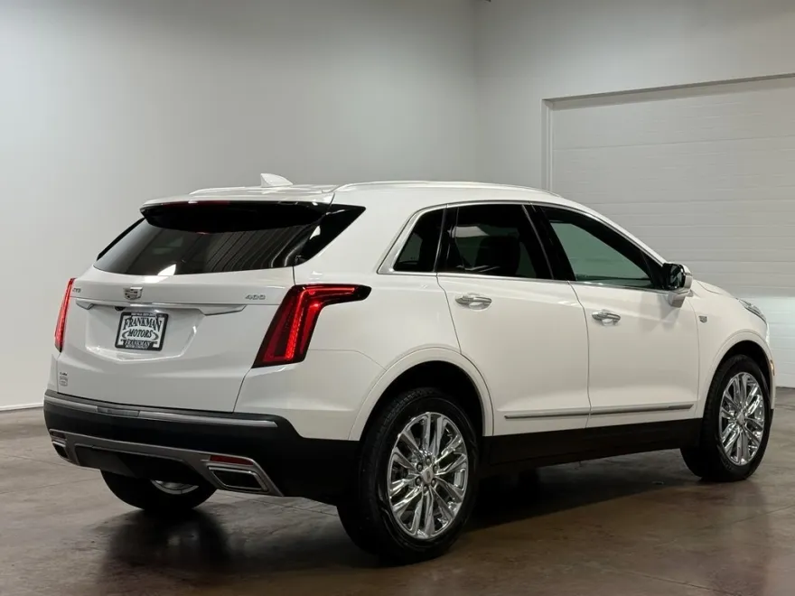 2022 Cadillac XT5 Premium Luxury photo 1