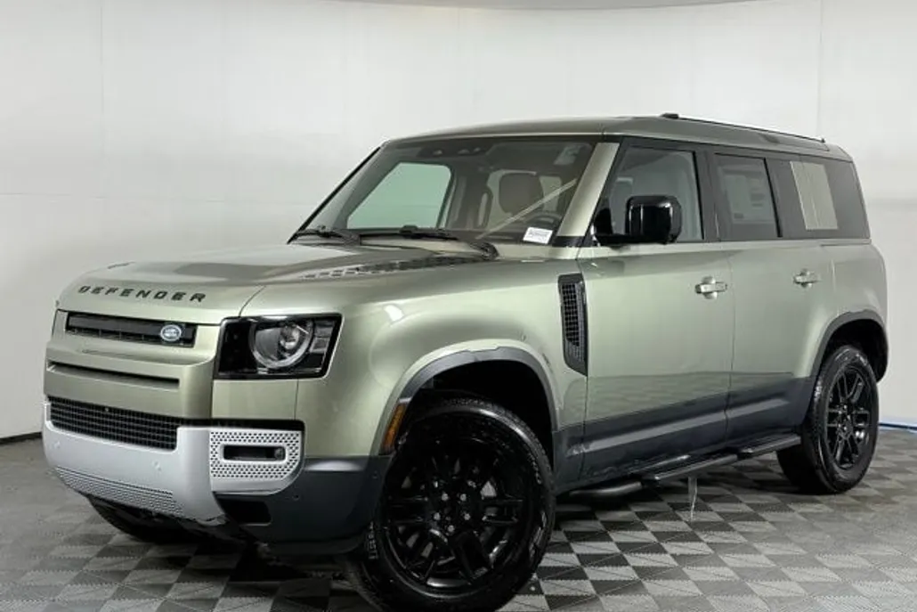 2025 Land Rover Defender 110 S photo 1