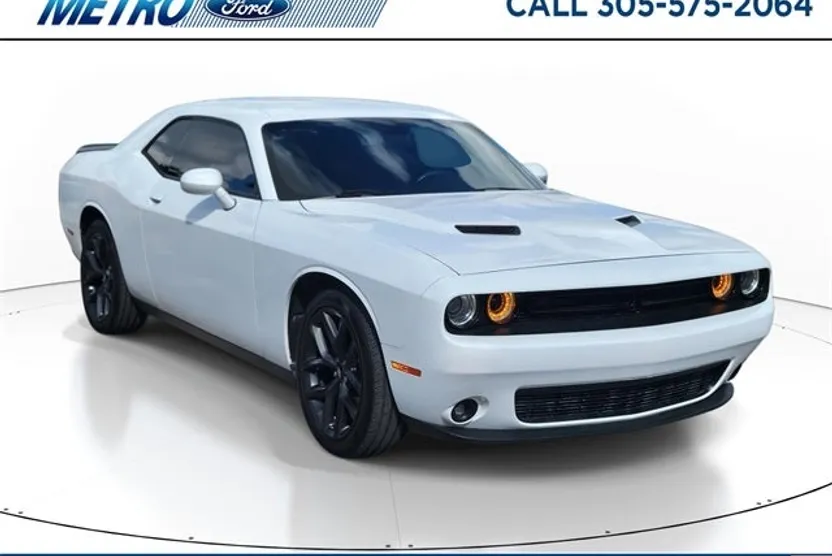 2019 Dodge Challenger SXT photo 1
