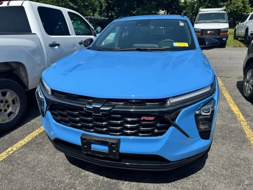 2024 Chevrolet Trax photo 1