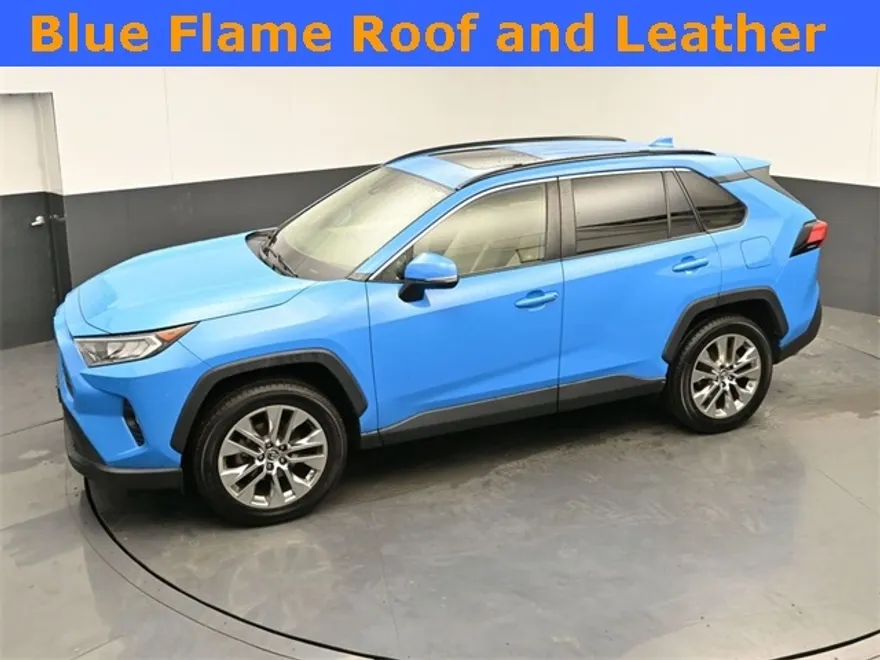 2019 Toyota RAV4 XLE Premium photo 1