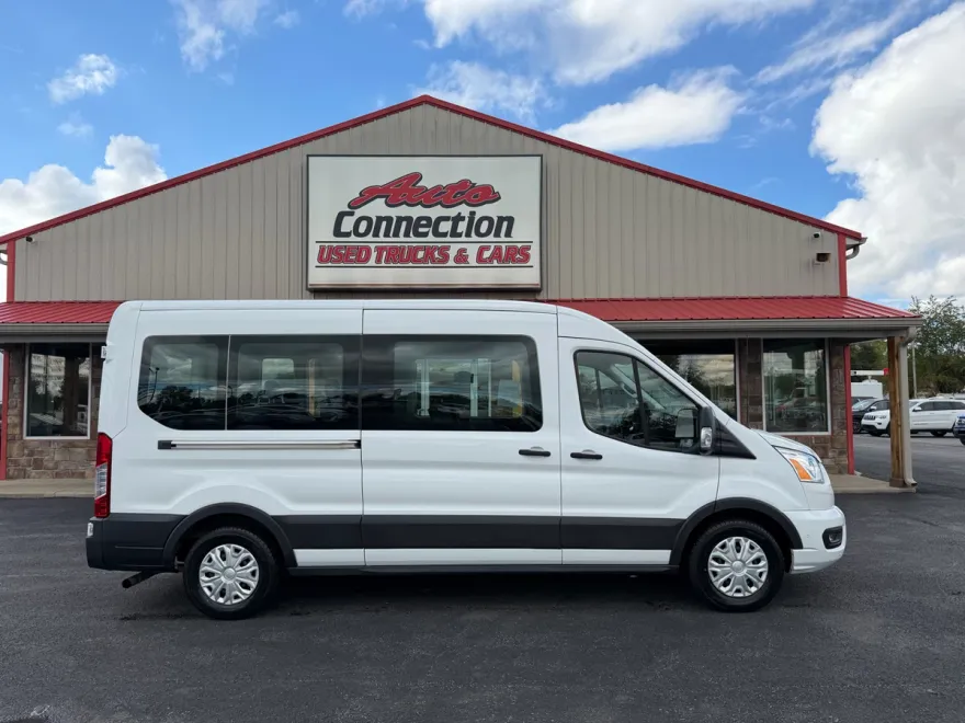 2021 Ford Transit Passenger XLT photo 1