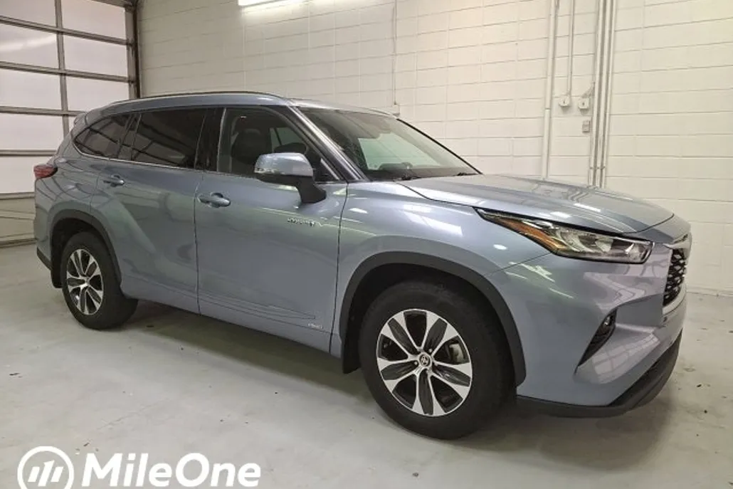 2020 Toyota Highlander Hybrid XLE photo 1