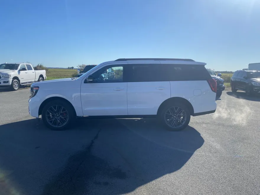 2025 Ford Expedition Platinum photo 1