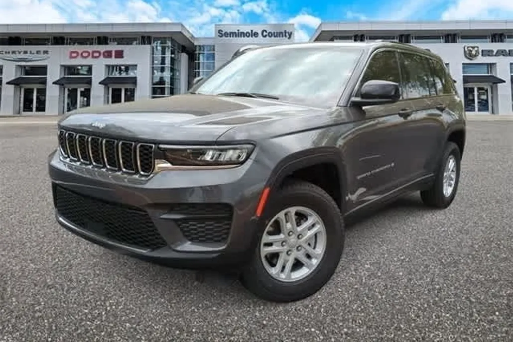 2025 Jeep Grand Cherokee Laredo photo 1