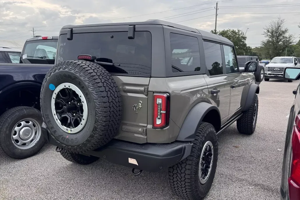 2025 Ford Bronco Badlands photo 1