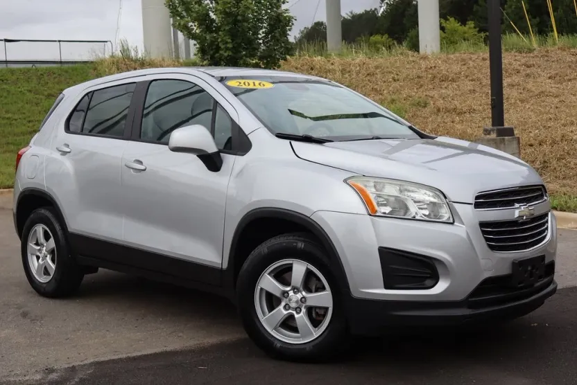 2016 Chevrolet Trax LS photo 1