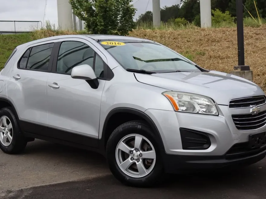 2016 Chevrolet Trax LS photo 1