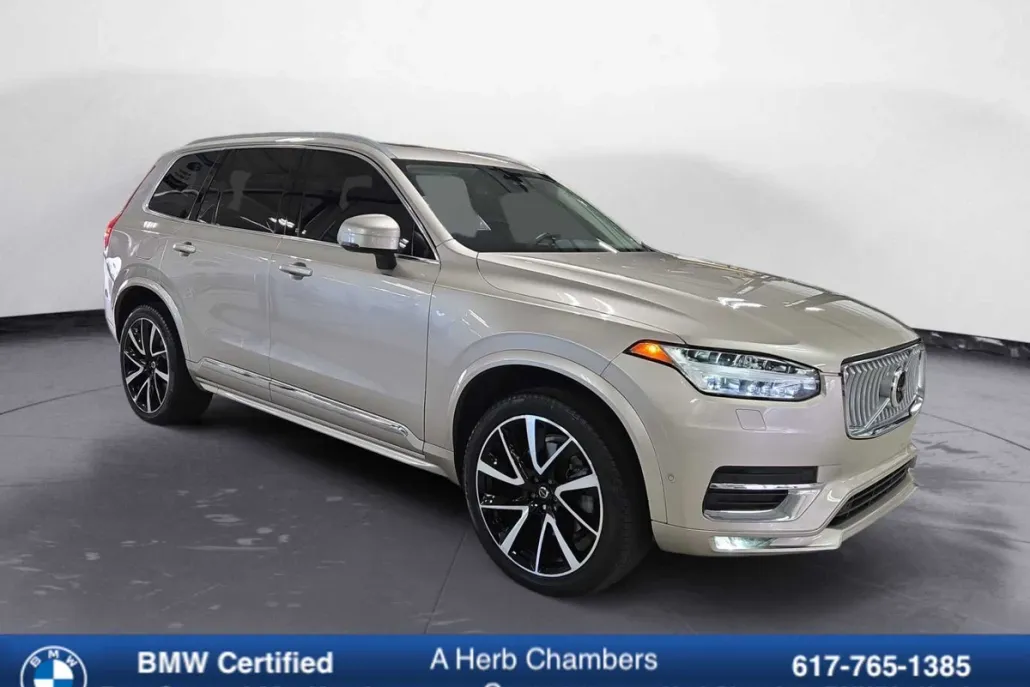 2024 Volvo XC90 Plus photo 1