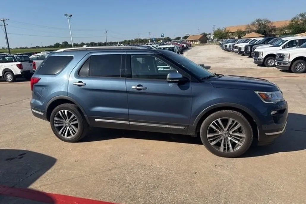 2019 Ford Explorer Platinum photo 1