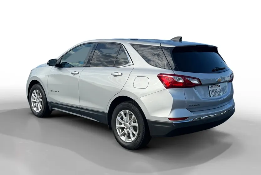 2018 Chevrolet Equinox LT photo 1