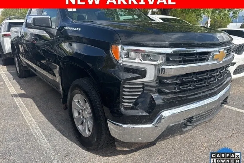 2023 Chevrolet Silverado 1500 LT photo 1