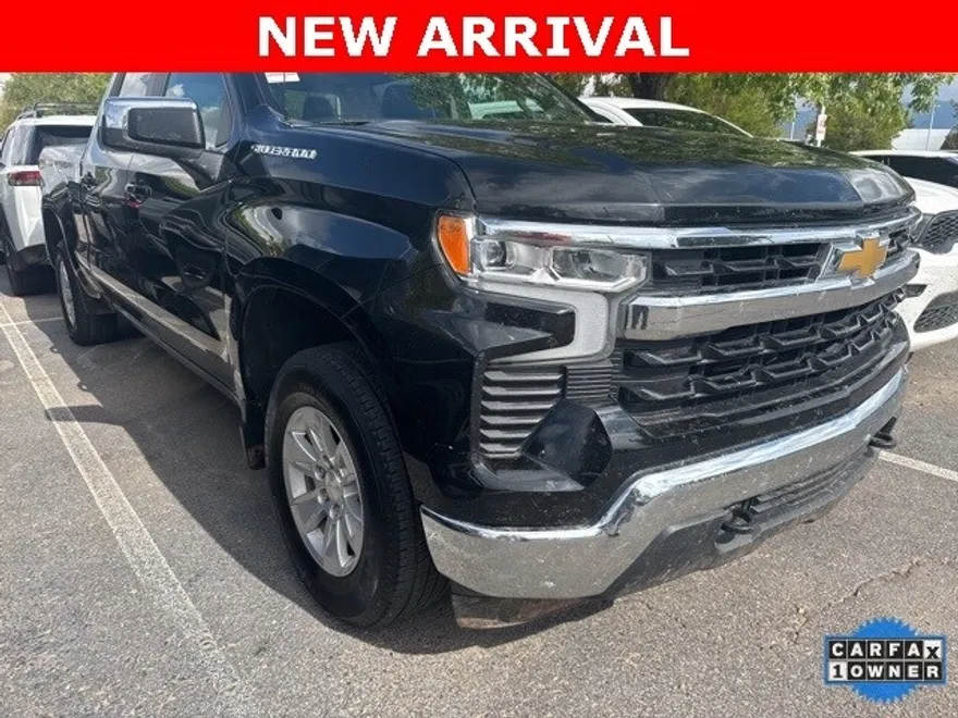 2023 Chevrolet Silverado 1500 LT photo 1