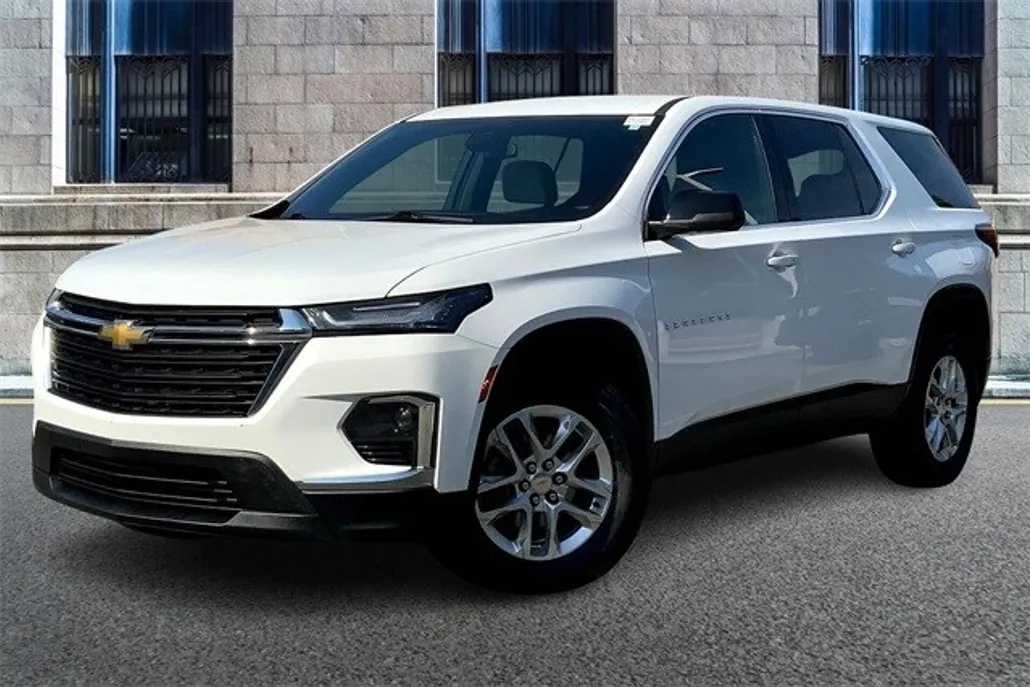 2022 Chevrolet Traverse 1LS photo 1