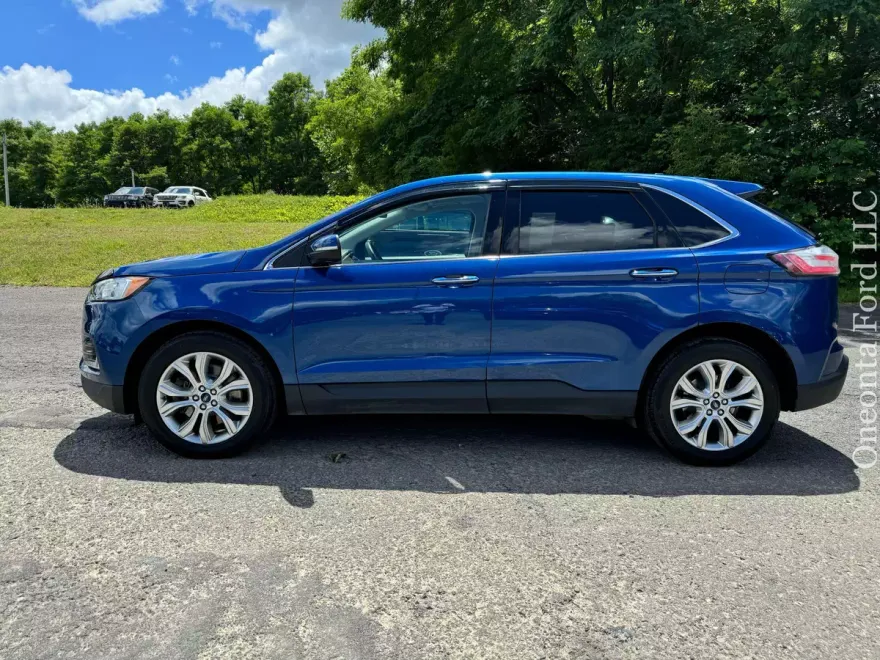 2020 Ford Edge Titanium photo 1