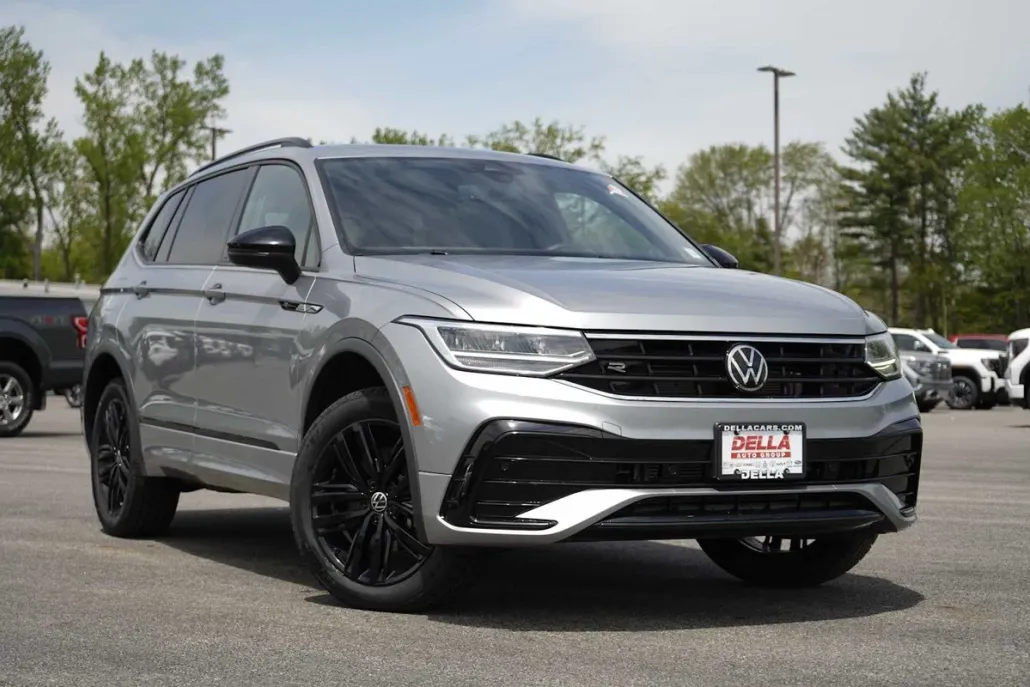 2022 Volkswagen Tiguan SE R-Line Black photo 1