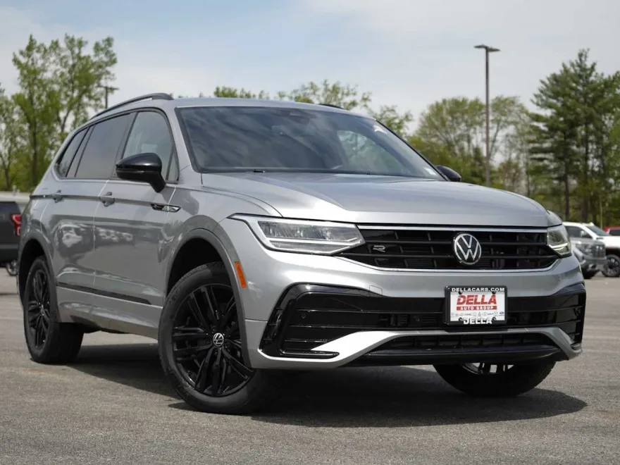 2022 Volkswagen Tiguan SE R-Line Black photo 1