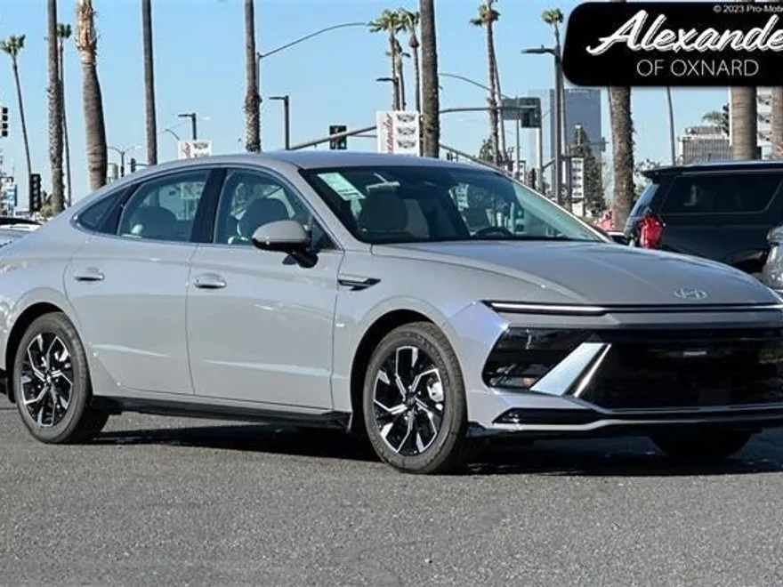 2025 Hyundai Sonata SEL photo 1