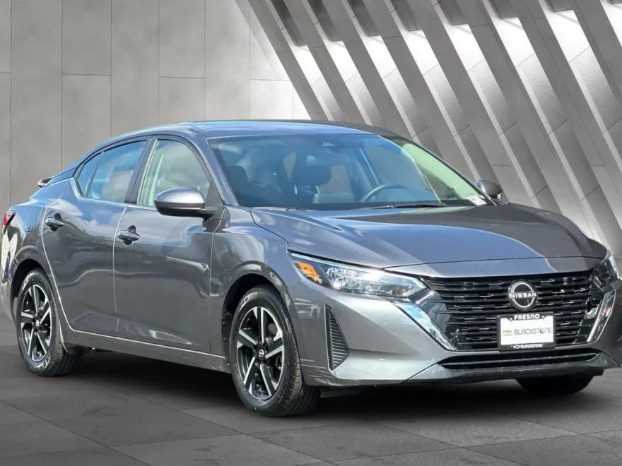 2024 Nissan Sentra SV photo 1