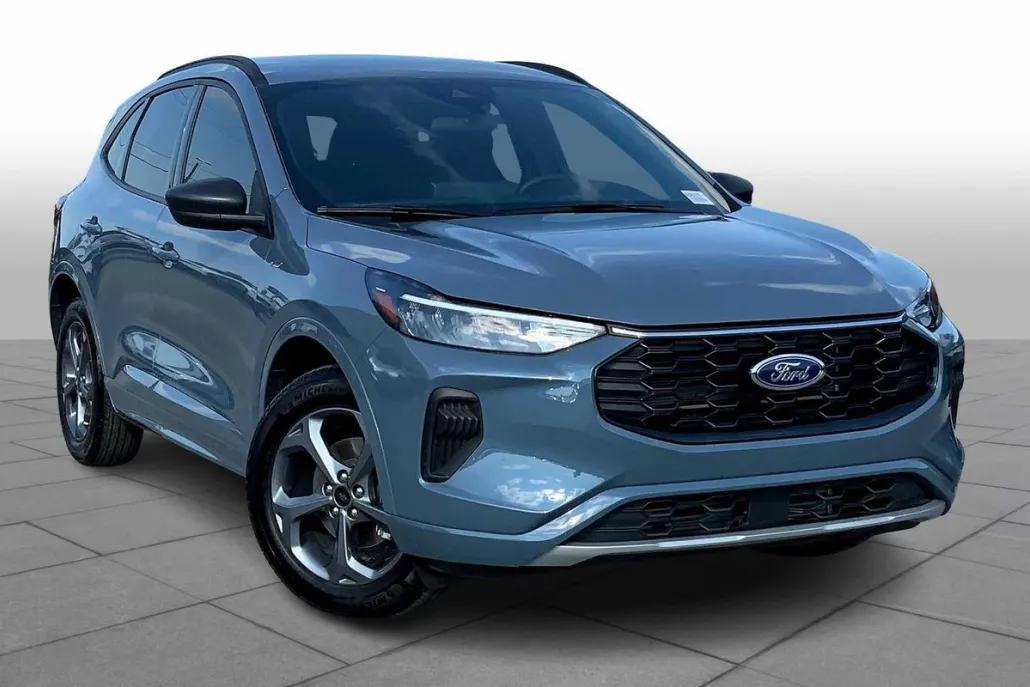 2024 Ford Escape ST-Line photo 1