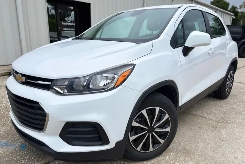 2018 Chevrolet Trax LS photo 1