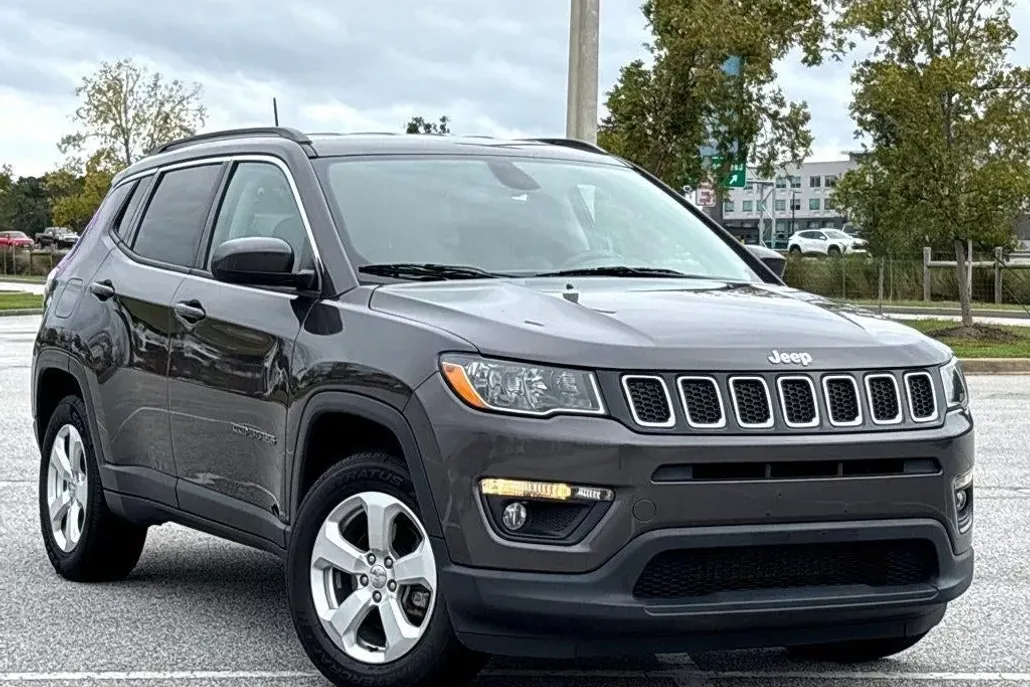 2020 Jeep Compass Latitude photo 1