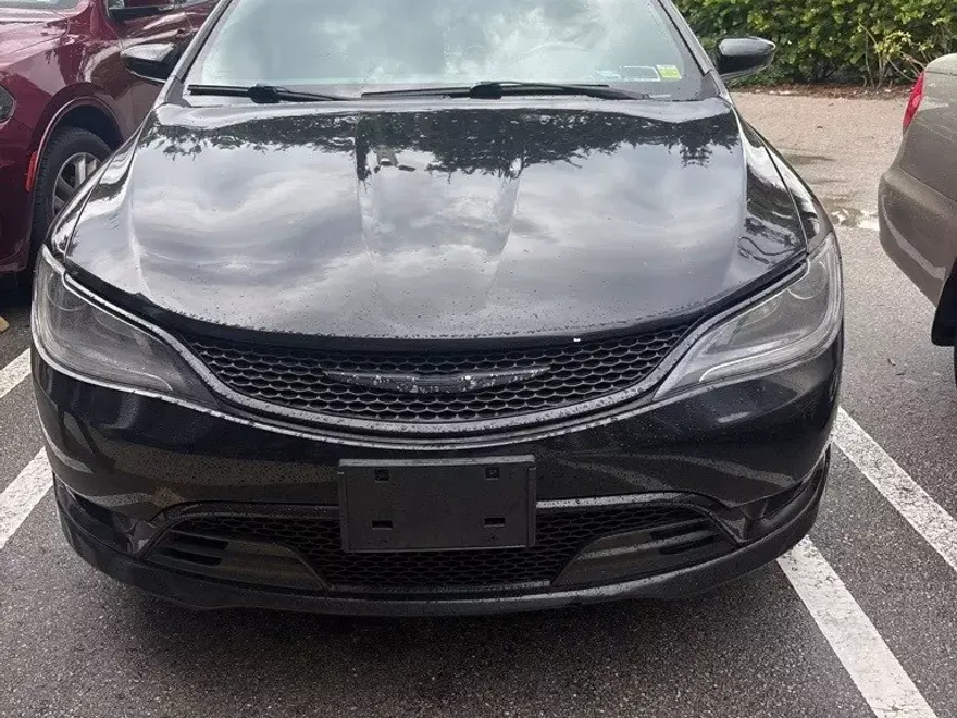 2015 Chrysler 200 S photo 1