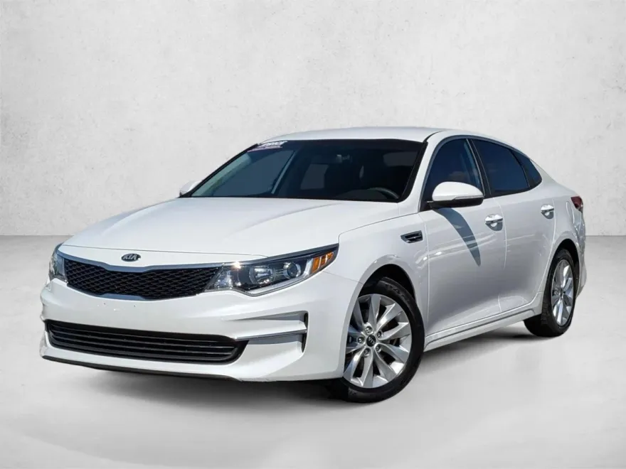 2018 Kia Optima LX photo 1