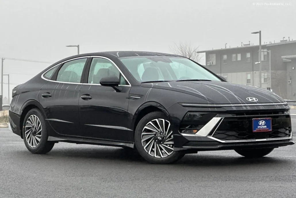 2025 Hyundai Sonata Hybrid SEL photo 1