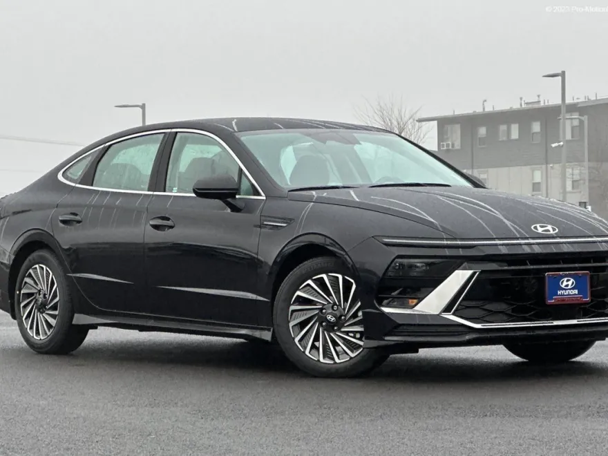 2025 Hyundai Sonata Hybrid SEL photo 1